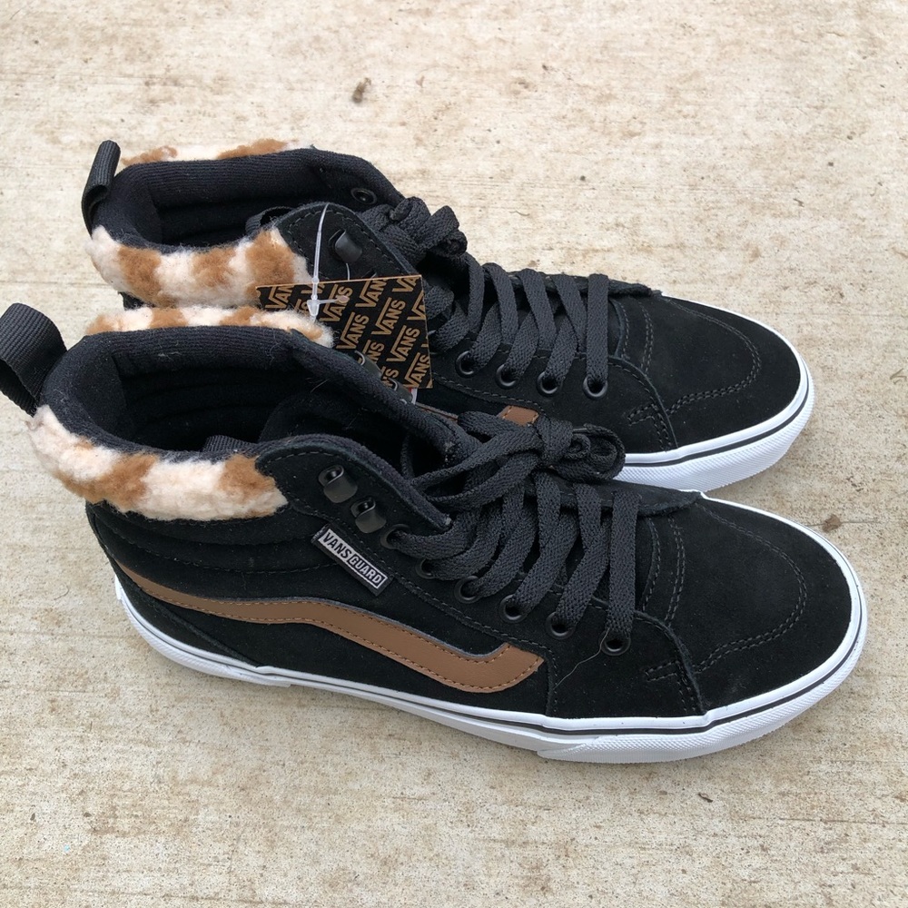 NWT NWB Vans Women size 8 fur black - Picture 6 of 14